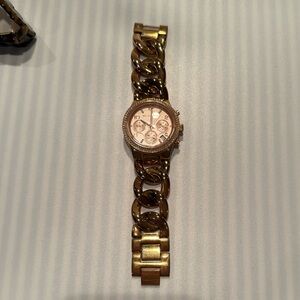 Michael Kors MK3247 Wrist Watch for Women in Rose Gold
